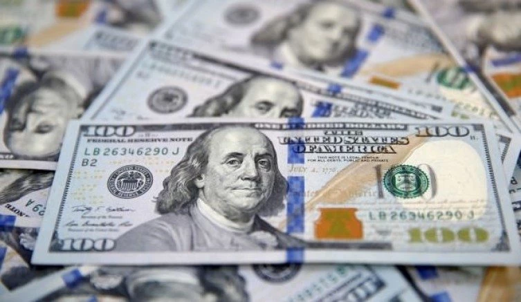 MERKEZ`DEN DOLAR HAMLESİ