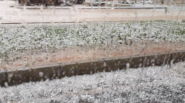 Mersin`de şiddetli yağış ve dolu