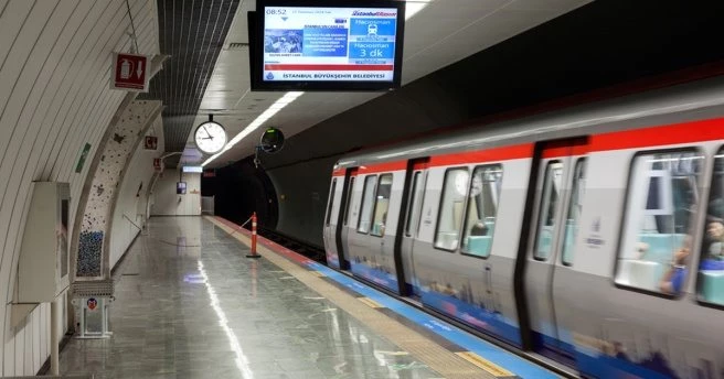 Metro seferlerinde araç arızası sebebiyle aksama