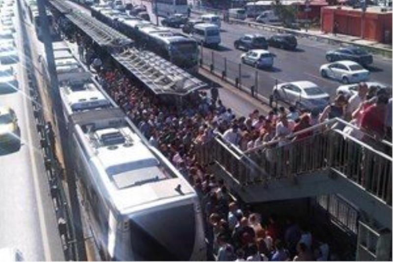 Metrobüs hatlarında radikal değişiklik!