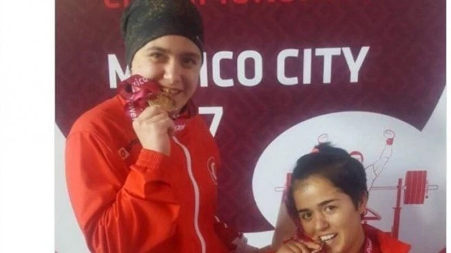 Mevlüt Çavuşoğlu?ndan şampiyon sporculara kutlama