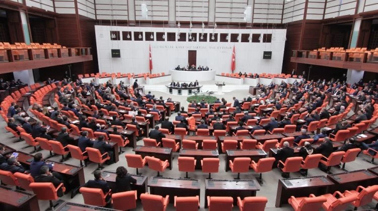 Milletvekillerine dizüstü bilgisayar dağıtıldı