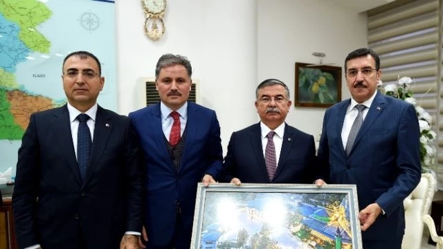 Milli Eğitim Bakanı İsmet Yılmaz Büyükşehir Belediyesini Ziyaret Etti