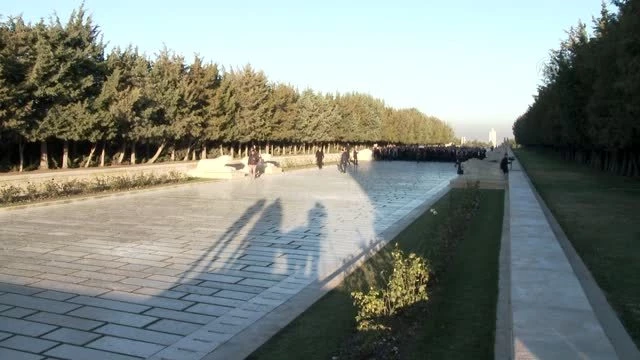 Milli Eğitim Bakanı Ismet Yılmaz ve Beraberindeki Heyet, Anıtkabir`i Ziyaret Etti
