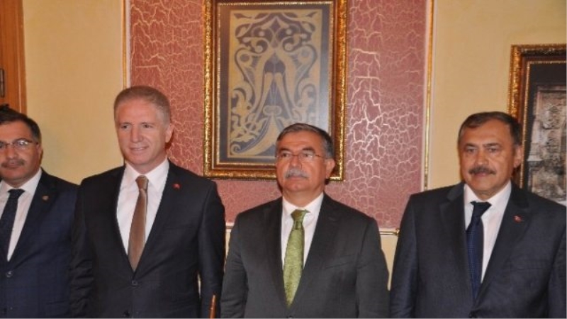 Milli Eğitim Bakanı Yılmaz: `15 Bin Sözleşmeli Öğretmen Daha Alacağız`