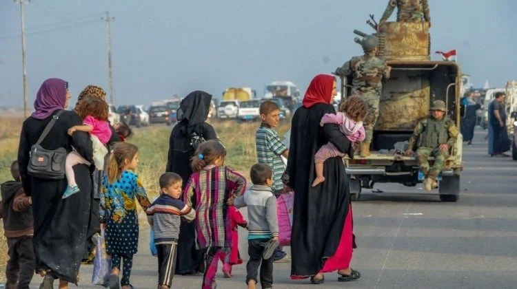 Musul'da 16 bin sivil yerlerinden edildi