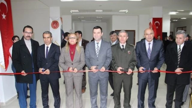 Neü Eğitim Fakültesi `H Blok` Hizmete Açıldı