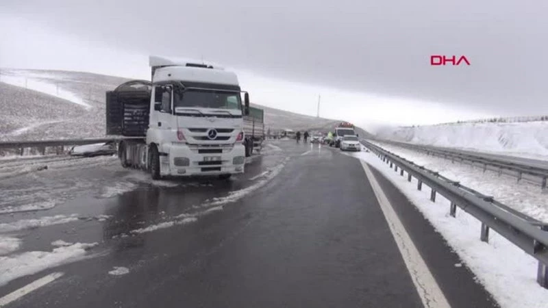 NİĞDE KAZA GEÇİREN AK PARTİ GAZİANTEP MİLLETVEKİLİ ALİ ŞAHİN`İN KOLU ALÇIYA ALINDI