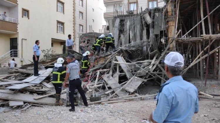 Nizipte inşaatta göçük: 2 yaralı