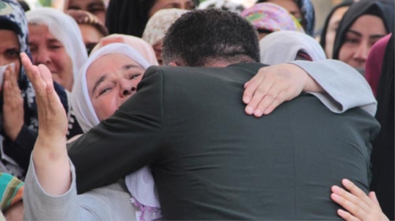 Oğlunun şehit olduğunu hacda öğrendi