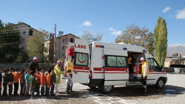 Öğrencilere 112 Sağlık Personeli Eğitim Verdi