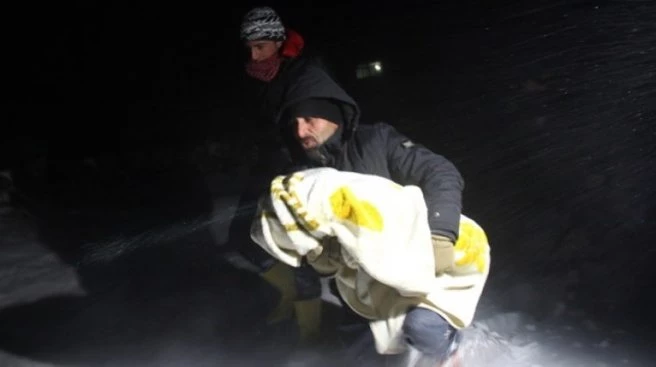 Ömer Halis Demir bebek için seferber oldular
