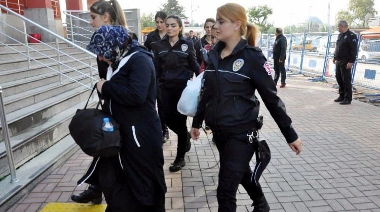 Önde dans ve bale, arkada FETÖ propagandası