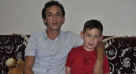Otizmli oğlu için mücadele veriyor