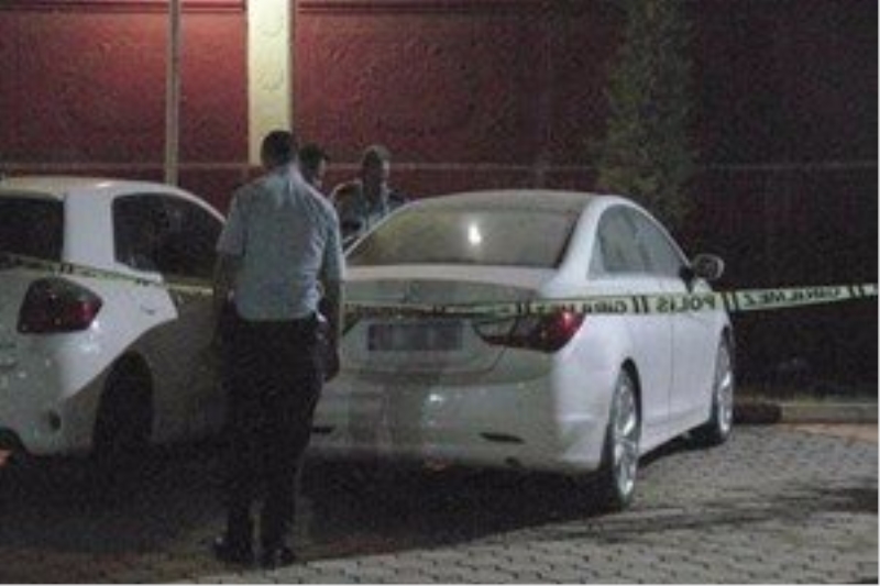 Otomobilde kilitli kalan çocuk havasızlıktan boğuldu!