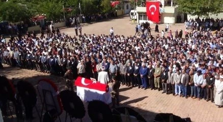 Özel harekat polisi gözyaşlarıyla toprağa verildi