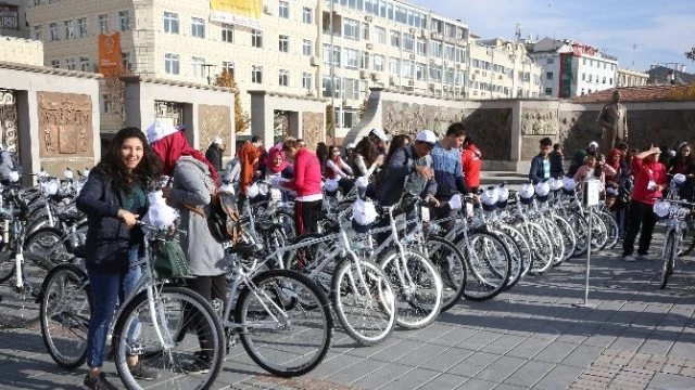 Pedallar Sağlık İçin Dönecek