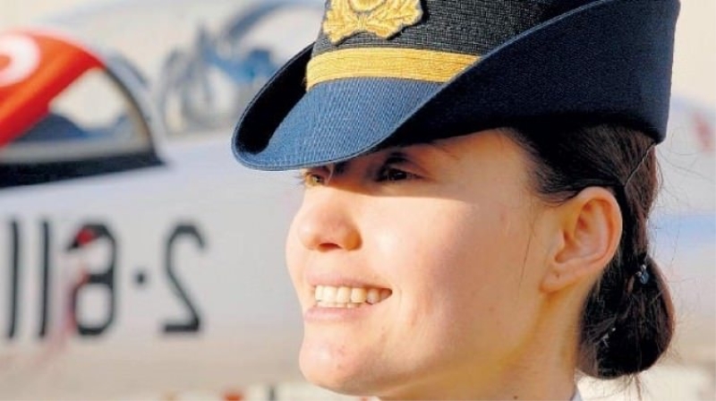 Pilot Üsteğmen Kumaş da ihraç edildi