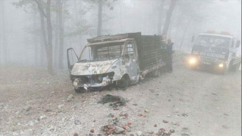 PKK`lılar kendilerine gıda almayan muhtarın aracını yaktı