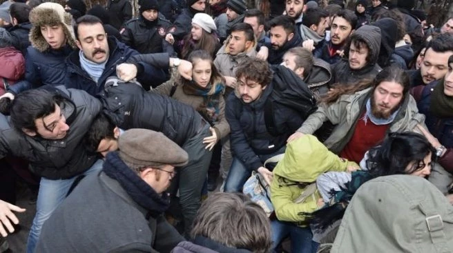 Polisten akademisyene tokat gibi cevap!