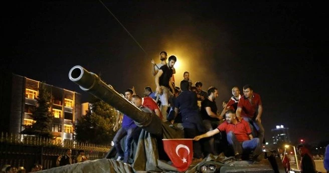PROF. ATİLLA YAYLA?DAN SON KHK?YA DESTEK