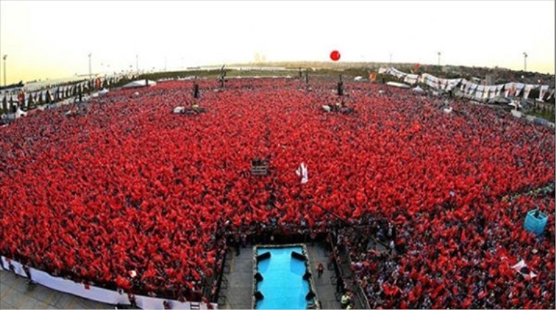 Rekor satış! Bir ayda 100 milyon liralık bayrak satıldı