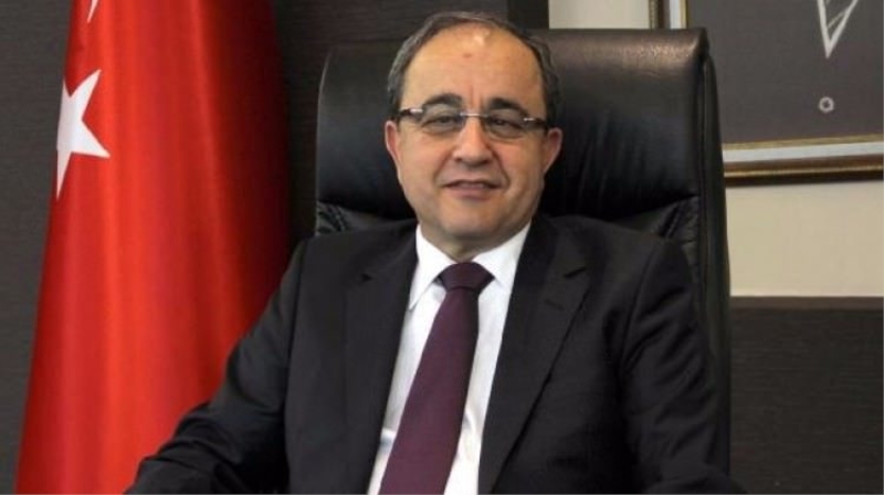 Rektör makamında gözaltına alındı