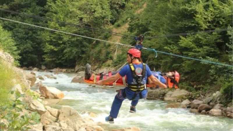 Rize`de Sağlık Çalışanları Böyle Eğitiliyor