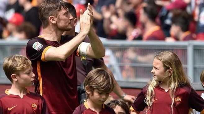 Roma`nın efsanesi kariyerini sonlandırıyor