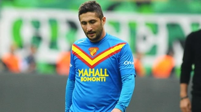 SABRİ 15 YIL SONRA GALATASARAY`A RAKİP OLACAK!