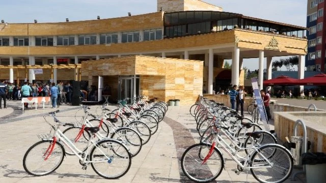 Sağlık Bakanlığı`ndan Kbü`lü Öğrencilere Bisiklet