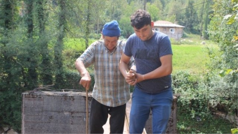 Sağlık Ekiplerinin Derme Çatma Köprüyle İmtihanı