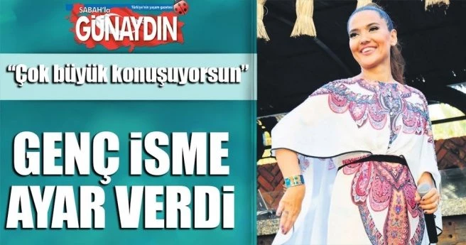 Sahneden kimlik kontrolü yaptı