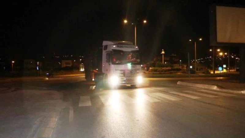 Sakarya`da TIR`la şampiyonluk turu attı