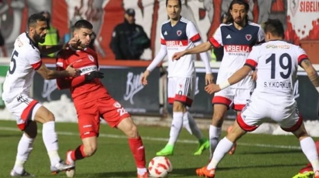 Samsun`da büyük olaylar! Saha karıştı!