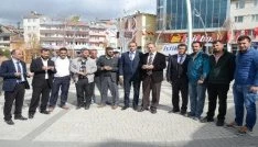 Sarıkamış Değişim Derneği aşure dağıttı