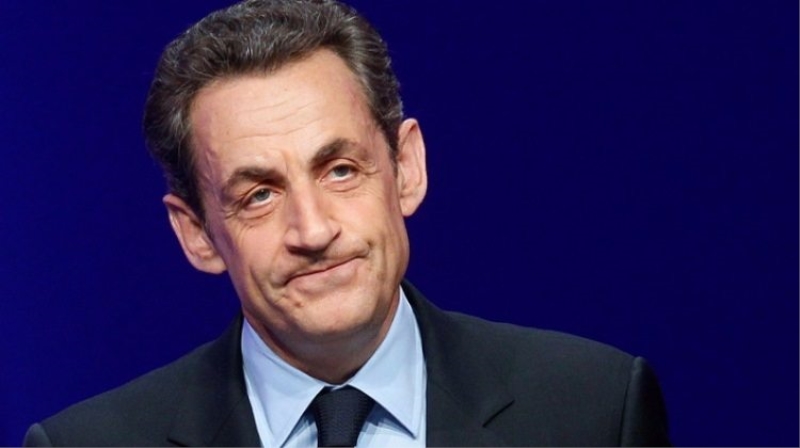Sarkozy cumhurbaşkanlığına adaylığını açıkladı