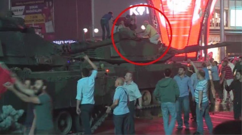 Şehit babanın son görüntüleri ağlattı