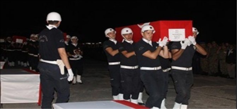 Şehit beş polis memleketlerine uğurlandı