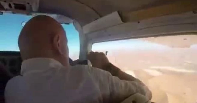 Selfie çekmek istedi, telefonu elinden uçtu
