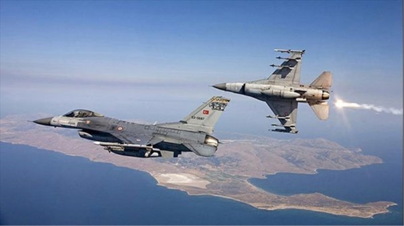 Şemdinli?deki PKK hedeflerine vurdu