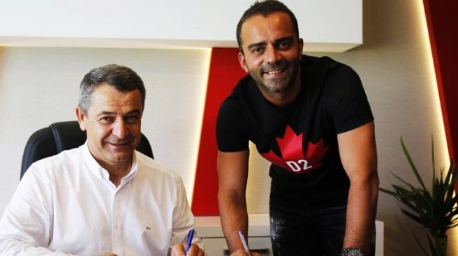 Semih Şentürk imzayı attı!