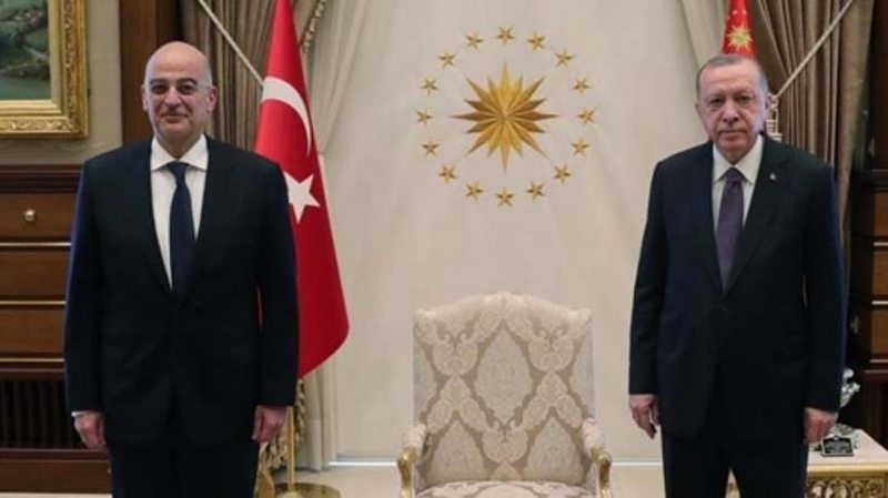 Sert Türkiye çıkışlarıyla bilinen Yunan Bakan Dendias`tan Atatürk vurgulu Erdoğan övgüsü