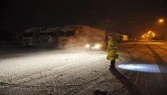 Seydişehir?de trafiğe kar engeli