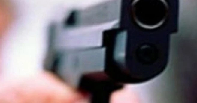 Silahını temizlemek isterken kendini vurdu