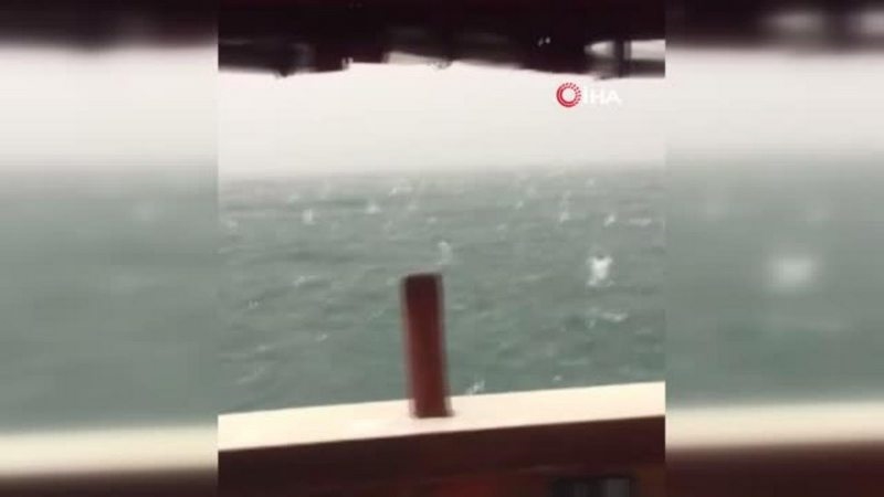 Silivri`deki dolu balıkçıyı şaşkına çevirdi