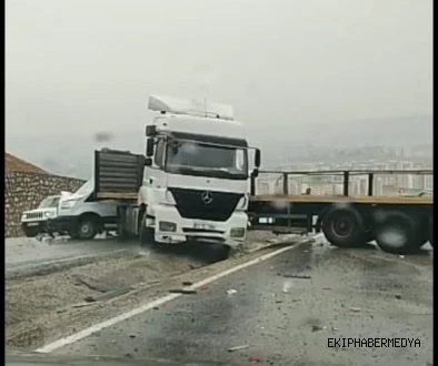 ŞIRNAK CİZRE`DE ZİNCİRLEME KAZA 