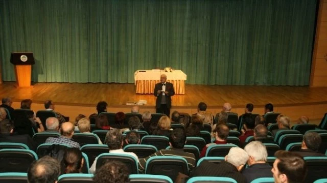 Siyaset Bilimci Prof. Dr. Ataöv: `Başkanlık Türkiye`ye Uymaz`