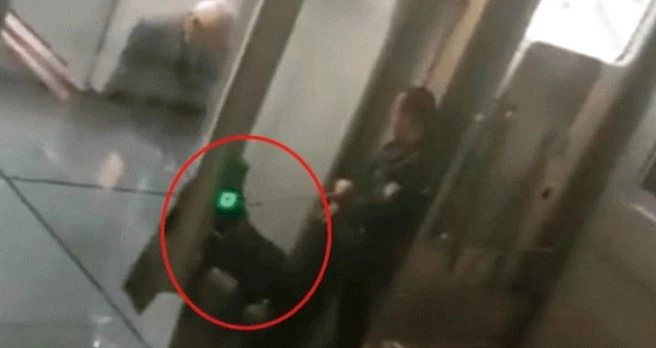 SON DAKİKA HABER: ALMANYA, İSTANBUL?DAN GELEN YOLCULARI POLİS KÖPEKLERİYLE TACİZ ETTİ