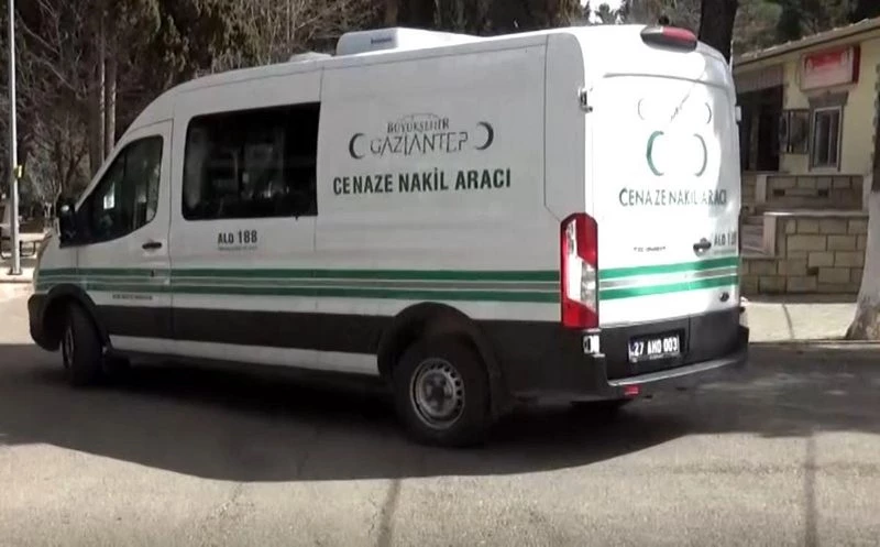 Son dakika haberi! 3 çocuk annesi kadın trafik kazasında hayatını kaybetti